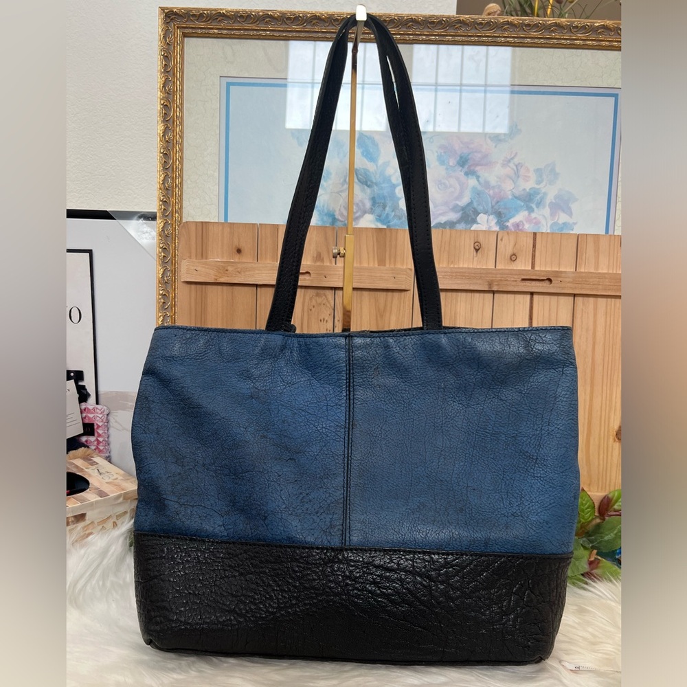 Patricia Nash Distressed Leather Tote in Black & Navy Color - Picture 2 of 8